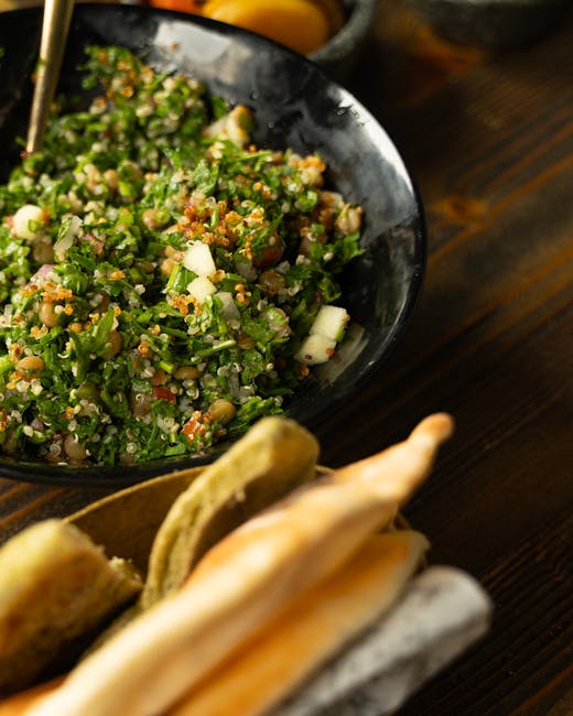 Salat mit frischen Kräutern